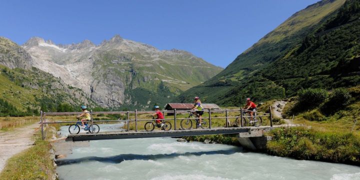 ⓒ Promoción Valais / Wallis Ruta en bici por el Ródano