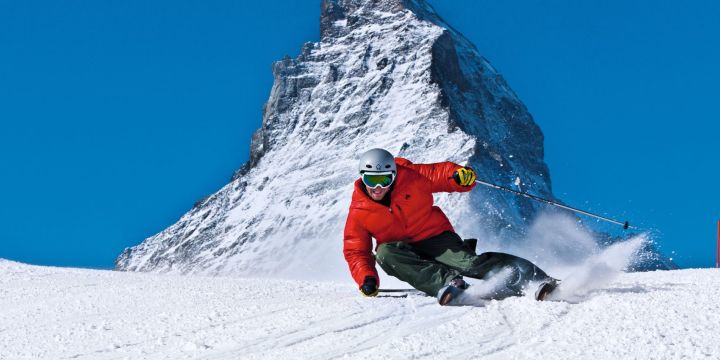 © Schweiz Tourismus/Christof Sonderegger esquiando en Zermatt